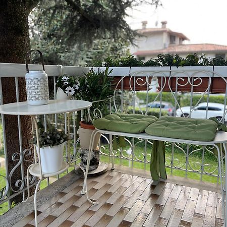 Your Familyapartment In Sirmione Kültér fotó