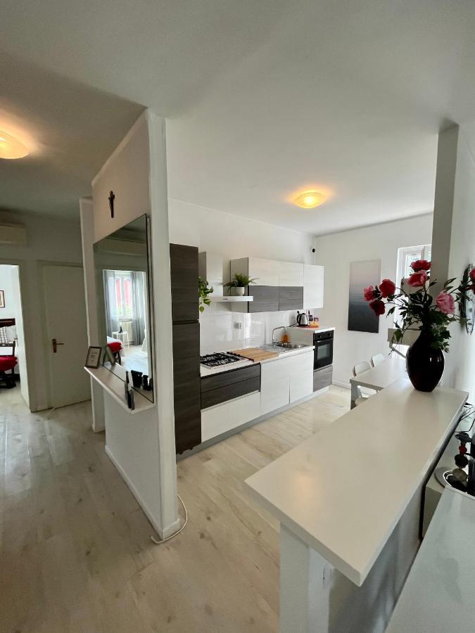 Your Familyapartment In Sirmione Kültér fotó