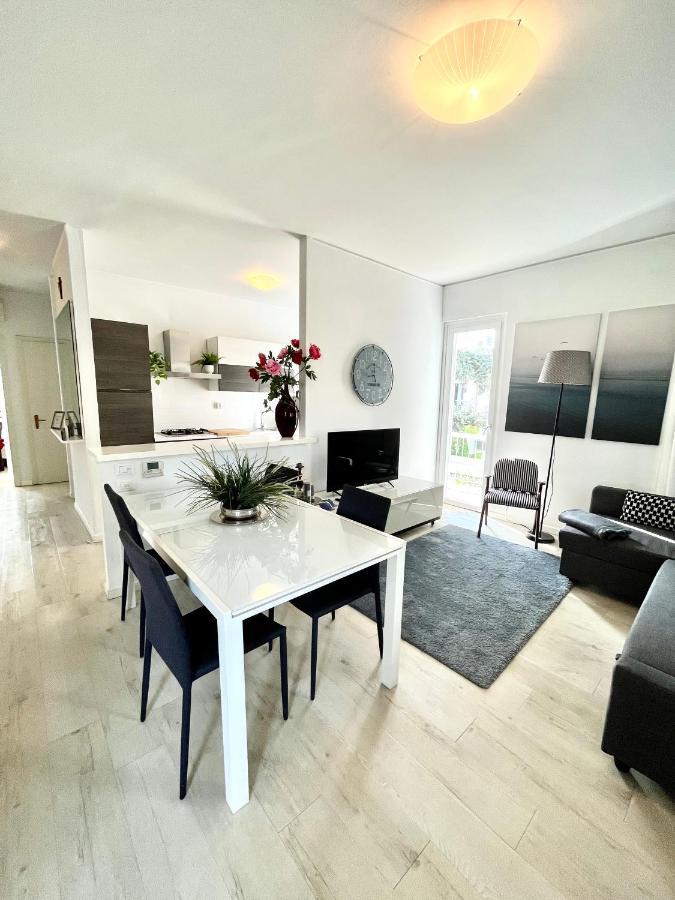 Your Familyapartment In Sirmione Kültér fotó
