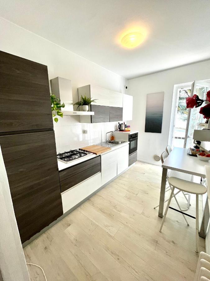 Your Familyapartment In Sirmione Kültér fotó