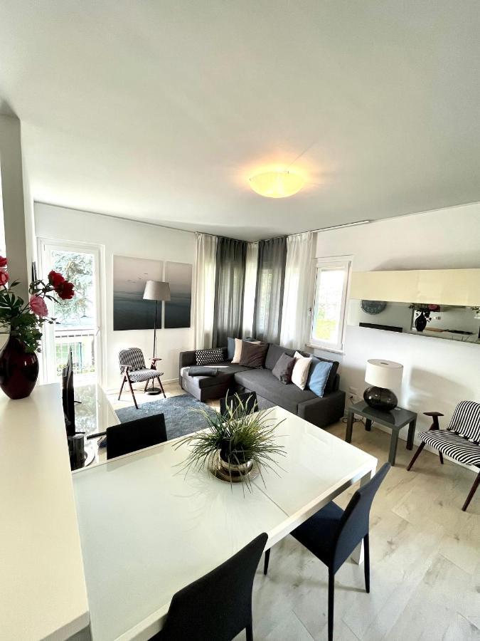 Your Familyapartment In Sirmione Kültér fotó