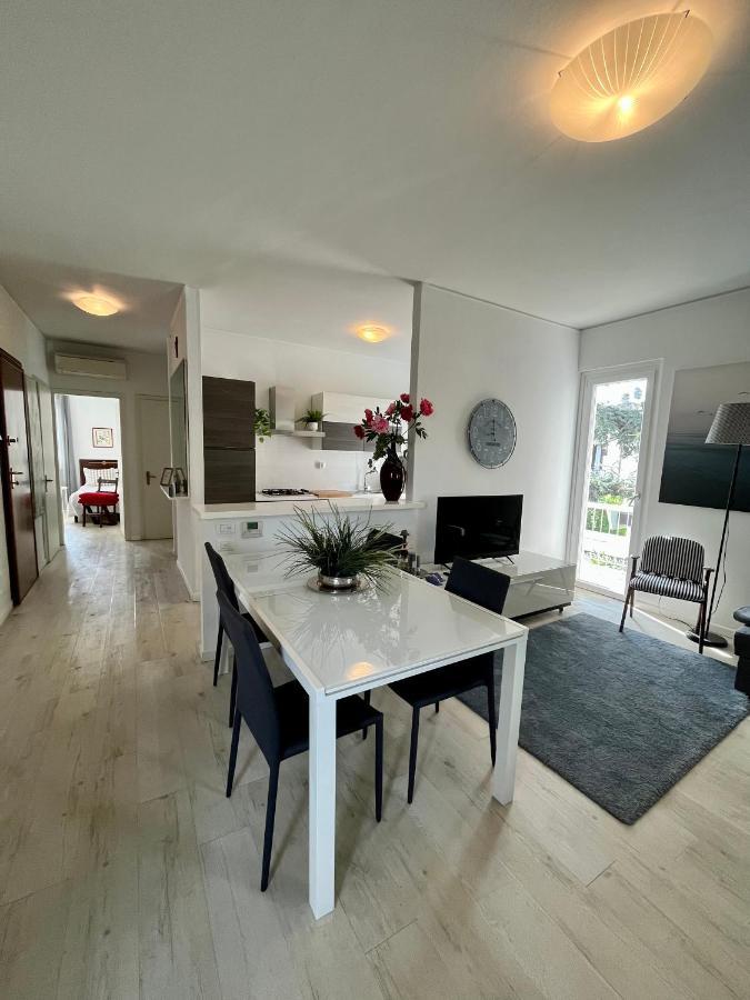 Your Familyapartment In Sirmione Kültér fotó