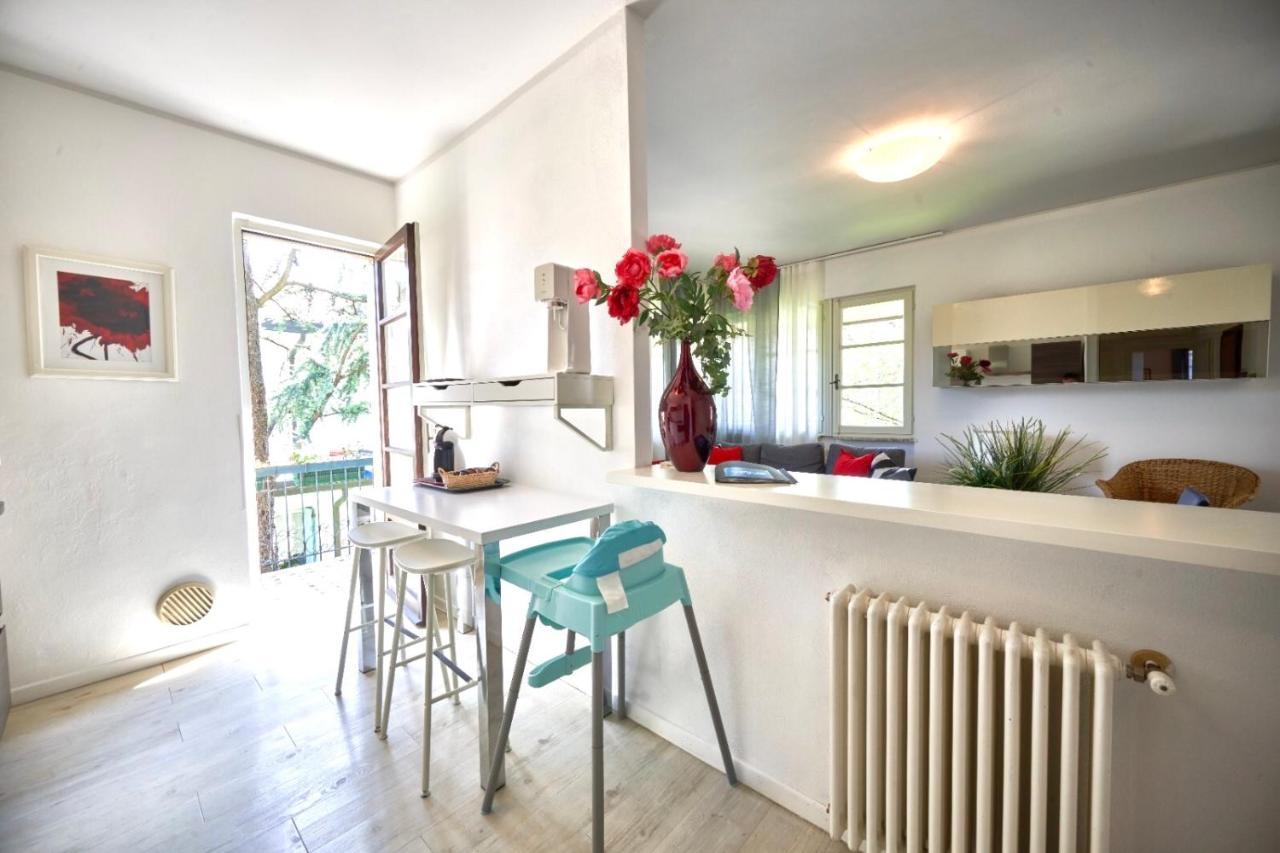 Your Familyapartment In Sirmione Kültér fotó