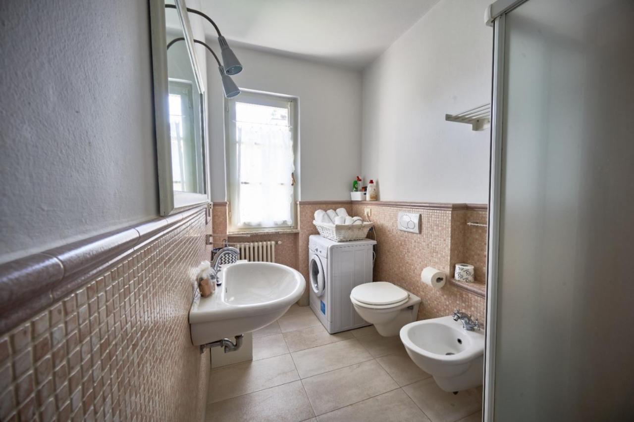 Your Familyapartment In Sirmione Kültér fotó
