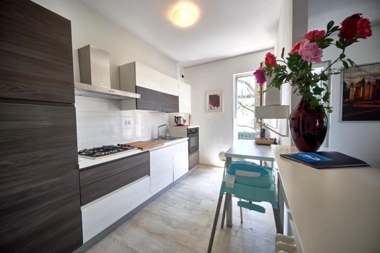 Your Familyapartment In Sirmione Kültér fotó